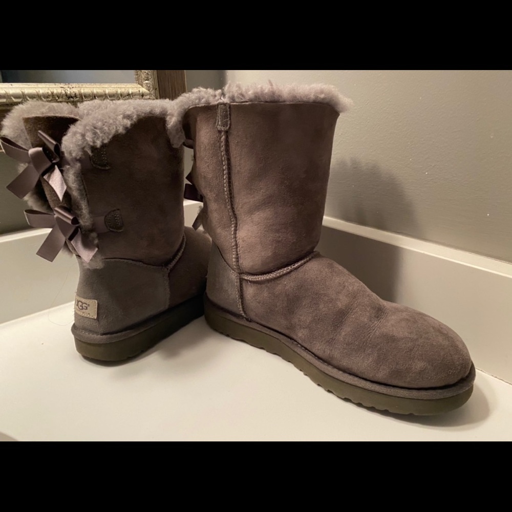 UGG - Bailey Bow boots Sz 10